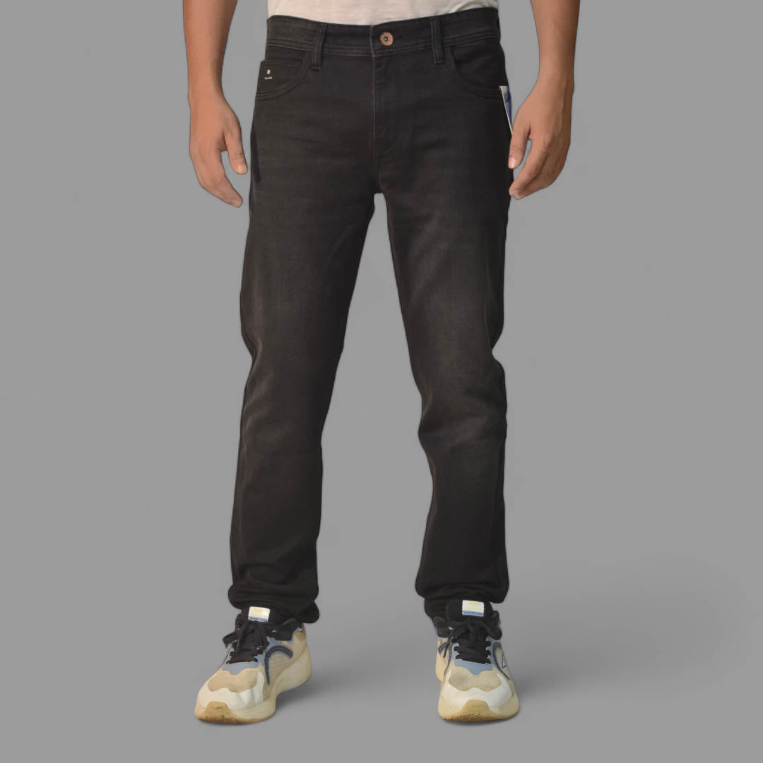 C . Black Solid Slim Fit Casual Jeans