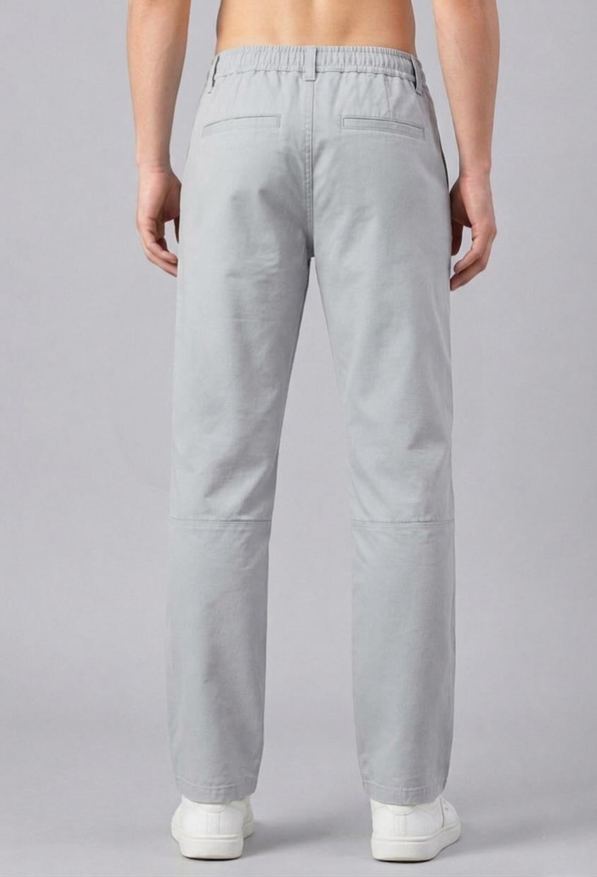 Men’s baggy fit grey cargo jogger pants streetwear look