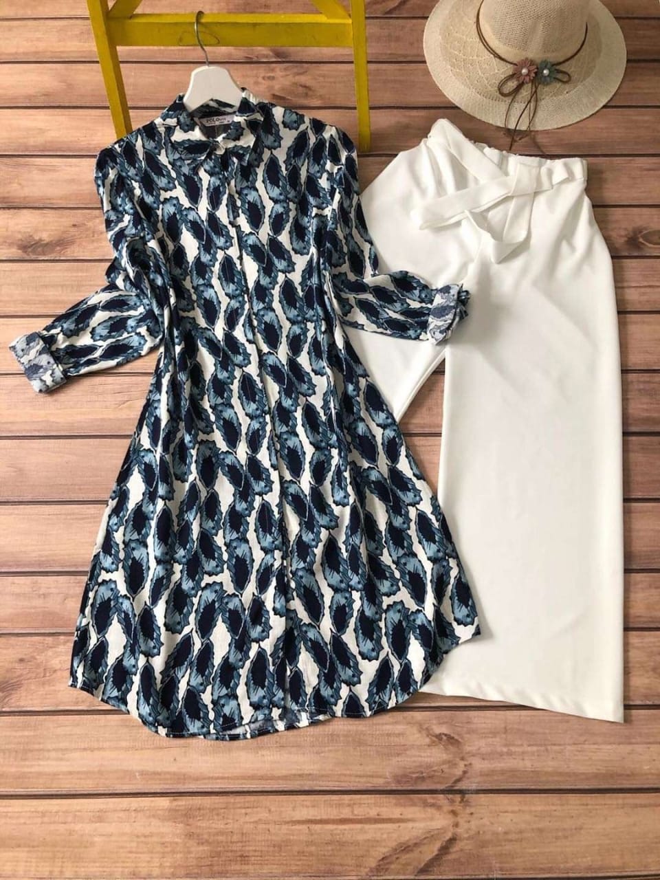 Elegant Blue Leaf Print Kurti with White Plazzo Set for Women's