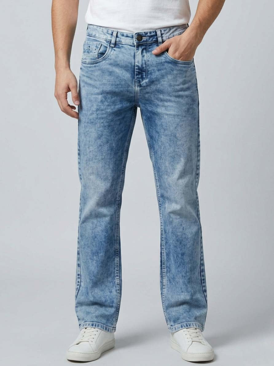 Men’s light blue washed straight fit jeans front view